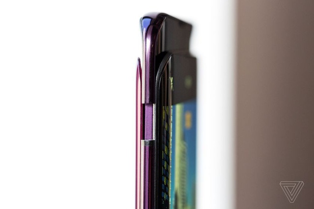 Oppo trình làng smartphone có thiết kế camera trước/sau cực độc đáo - 10 Oppo trình làng smartphone có thiết kế camera trước/sau cực độc đáo - 10