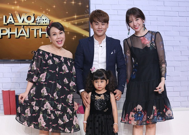 Ưng Đại Vệ trải lòng cảnh “gà trống nuôi con” từ khi con gái vừa 6 tháng tuổi - 5 MC Việt Hương và Hari Won rất cảm phục bởi Ưng Đại Vệ đã một mình nuôi cô con gái ngày càng ngoan và đáng yêu.