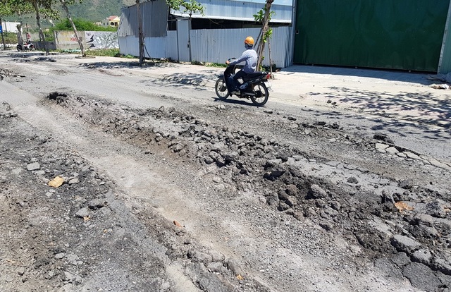 Đường ven biển Nha Trang như “ruộng bậc thang” - 6 Đường ven biển Nha Trang như “ruộng bậc thang” - 6