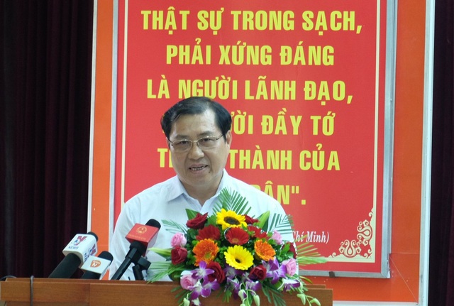 Cán bộ “dính chàm” trong vụ Vũ “nhôm” phải từ chức! - 6 Ông Huỳnh Đức Thơ - Chủ tịch UBND TP Đà Nẵng: Các đoàn thanh kiểm tra, cơ quan điều tra vẫn đang làm rõ vụ Vũ nhôm; điều tra sai phạm đến đâu xử lý đến đấy