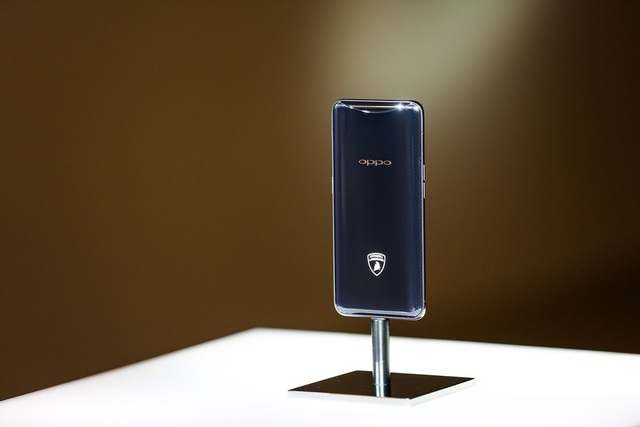 Oppo ra mắt điện thoại phiên bản Lamborghini giá gần gấp đôi iPhone X | Báo  Dân trí
