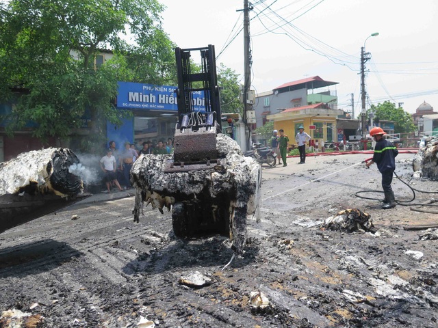 Cô gái kịp bừng tỉnh thoát khỏi ngôi nhà đang cháy - 3 Cô gái kịp bừng tỉnh thoát khỏi ngôi nhà đang cháy - 3