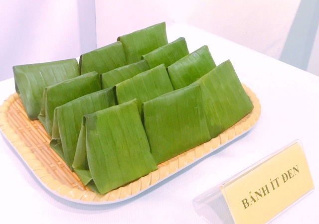 Hấp dẫn hương sắc bánh Huế - 17 Bánh ít đen