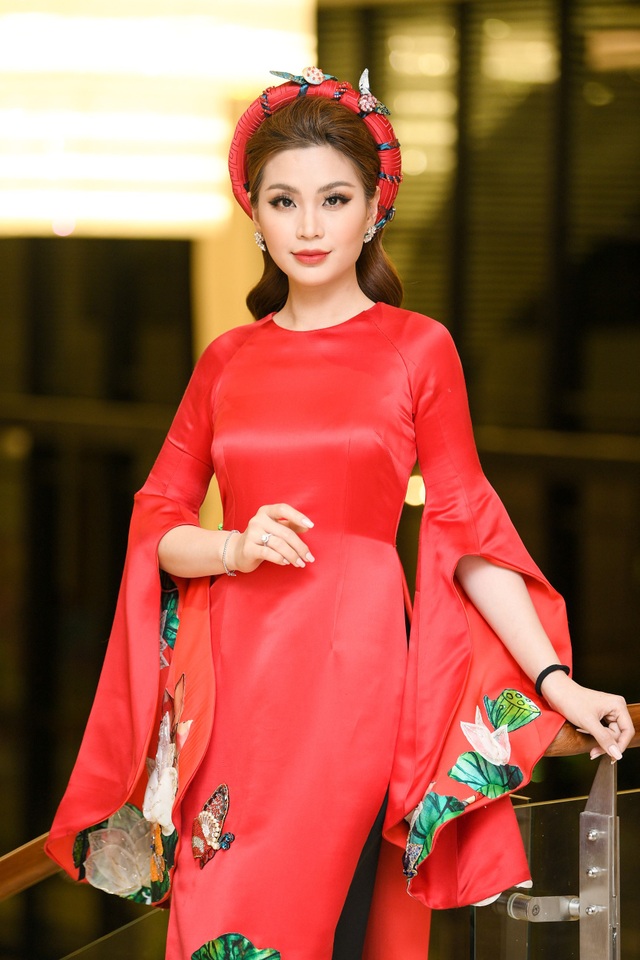 Hà Kiều Anh “lấn lướt” nhan sắc các Hoa hậu, Á hậu đàn em - 5 Hà Kiều Anh “lấn lướt” nhan sắc các Hoa hậu, Á hậu đàn em - 5