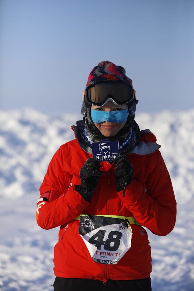 Người phụ nữ Việt Nam đầu tiên chạy marathon ở Bắc Cực - 2 Tăng Nguyệt Minh tự hào là người Việt Nam đầu tiên tham gia cuộc chạy marathon trên Bắc Cực.
