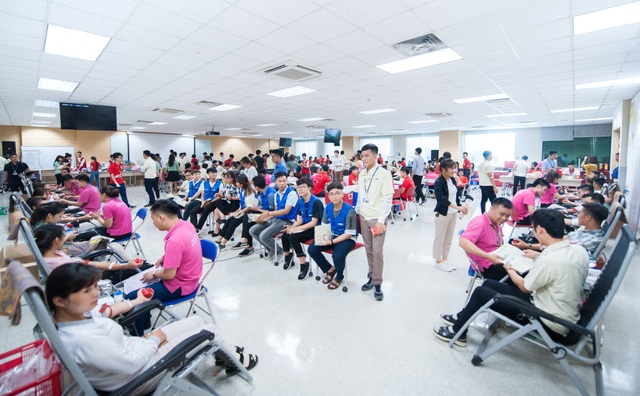 Hiến máu tình nguyện: Chung dòng máu Việt - 2 Hiến máu tình nguyện: Chung dòng máu Việt - 2