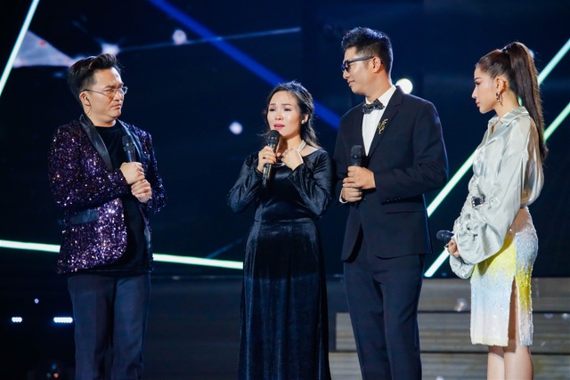 Trấn Thành, Cẩm Ly nghẹn ngào khi “Khánh Ly phố núi” bật khóc vì bệnh nan y - 4 Ánh Nguyệt rơi nước mắt tâm sự về căn bệnh nan y.