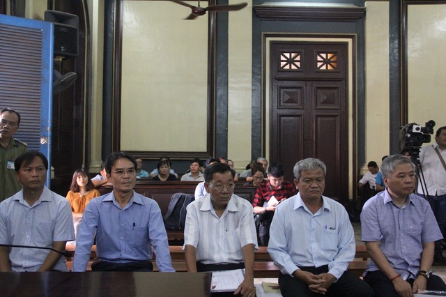 Nguyên Phó Thống đốc Ngân hàng Nhà nước Đặng Thanh Bình hầu tòa - 3 Các bị cáo tại tòa