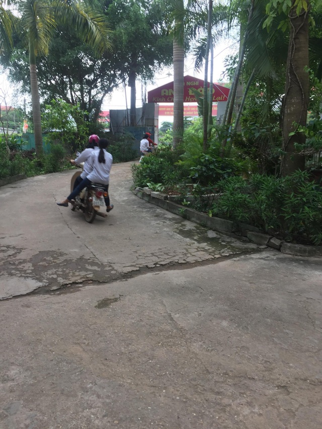 Chủ nhà nghỉ mở cửa cho sĩ tử ở miễn phí - 2 Thí sinh đến ở trọ miễn phí ở nhà nghỉ của cô Trâm