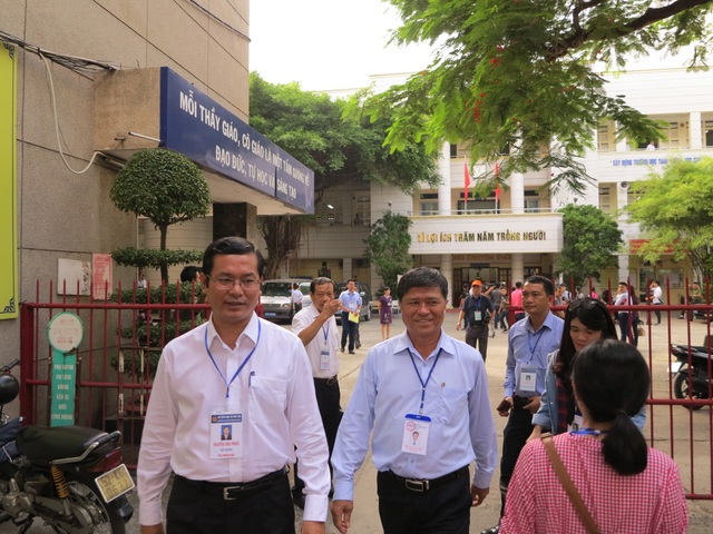 TPHCM: 5 phòng thi đặc biệt cho 5 thí sinh - 1 Thứ trưởng Bộ GD-ĐT Nguyễn Văn Phúc dẫn đầu đoàn công tác của Bộ kiểm tra công tác tổ chức thi THPT quốc gia tại TPHCM