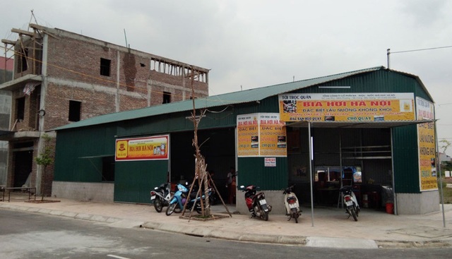 Chủ quán bia bị khách đâm tử vong vì mâu thuẫn - 1 Hiện trường nơi chủ quán bia bị khách đâm tử vong do mâu thuẫn