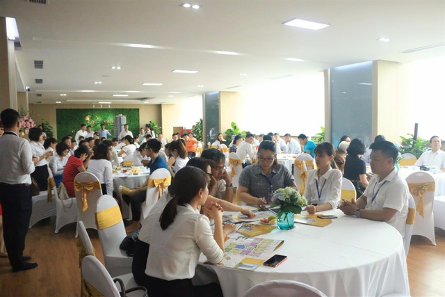 Golden Park Tower hút khách trong sự kiện mở bán chính thức - 1 Sự kiện mở bán chính thức Golden Park Tower thu hút đông đảo khách hàng tham dự