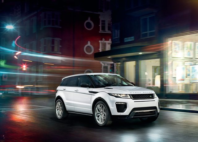 Range Rover Evoque - Mẫu xe đột phá cho người cá tính - 1
Không ngạc nhiên khi ở Việt Nam, đã có nhiều xế nữ sở hữu cho riêng mình chiếc Evoque cá tính này
