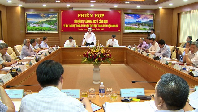 Các thủy điện trên bậc thang sông Đà có đảm bảo an toàn để chống lũ? - 1
Quang cảnh phiên họp Hội đồng tư vấn KH&CN về an toàn hệ thống thủy điện trên bậc thang thủy điện sông Đà.