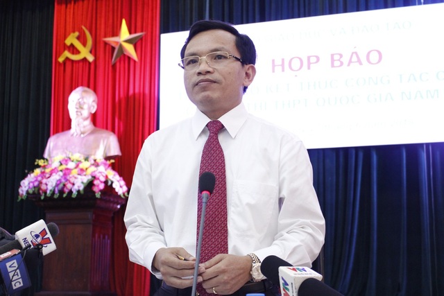 Giáo sư Toán cũng “bó tay” với đề Toán: Bộ Giáo dục nói gì? - 2 Ông Mai Văn Trinh (Cục trưởng Cục Quản lý chất lượng - Bộ GD&ĐT) cho biết, sẽ có phương án đặc cách với các thí sinh không thể đến điểm thi do mưa lũ.
