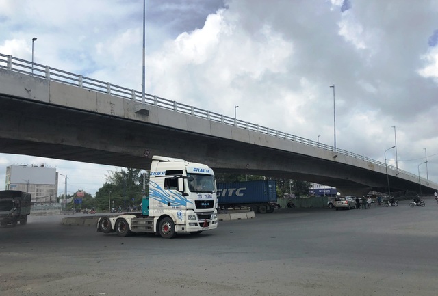 Sắp thông xe cầu vượt nút giao thông nguy hiểm nhất phía Đông Sài Gòn - 1 Sắp thông xe cầu vượt nút giao thông nguy hiểm nhất phía Đông Sài Gòn - 1