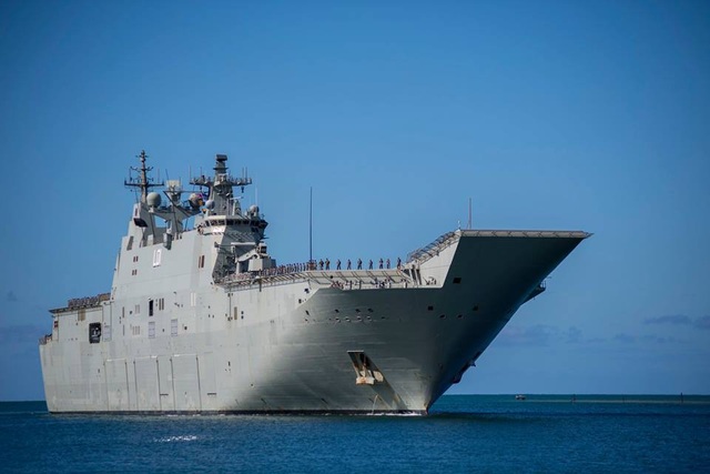 Dàn tàu chiến rầm rộ đổ về tập trận hải quân lớn nhất thế giới - 2 Tàu HMAS Adelaide (L01) của Australia