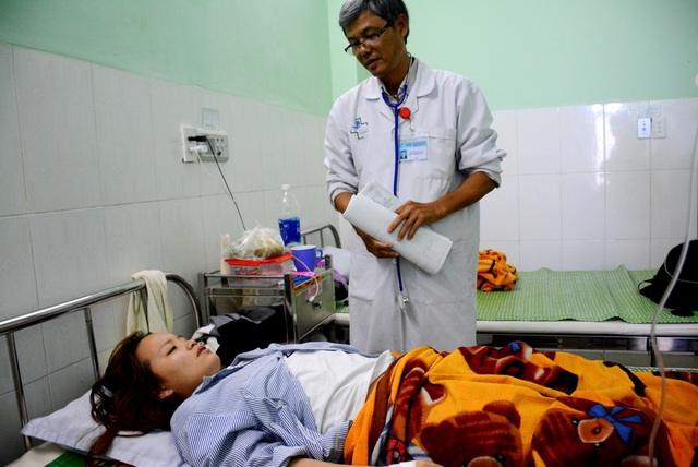 Vụ cô giáo mầm non bị phụ huynh hành hung: Người hành hung nói gì? - 1 Cô Mai đang điều trị ở bệnh viện