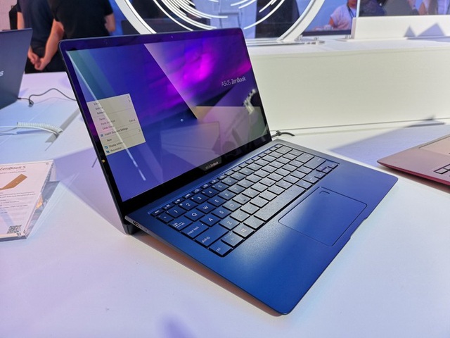 Asus mang mẫu laptop 40 triệu đồng siêu nhẹ về Việt Nam - 1 ZenBook S UX391