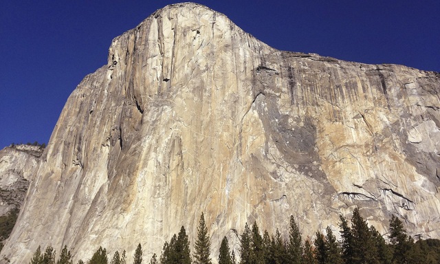 Chinh phục vách núi dựng đứng, hai du khách tử nạn - 1 Núi El Capitan nằm trong vườn quốc gia Yosemite, bang California, Mỹ.