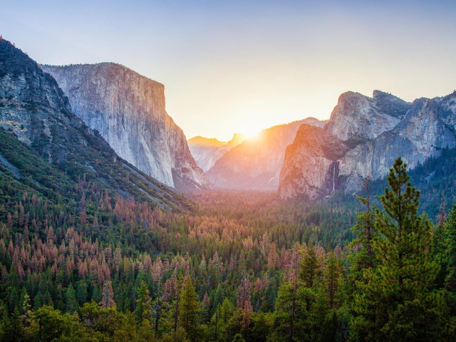Chinh phục vách núi dựng đứng, hai du khách tử nạn - 2 Một góc cảnh quan bên trong công viên quốc gia Yosemite