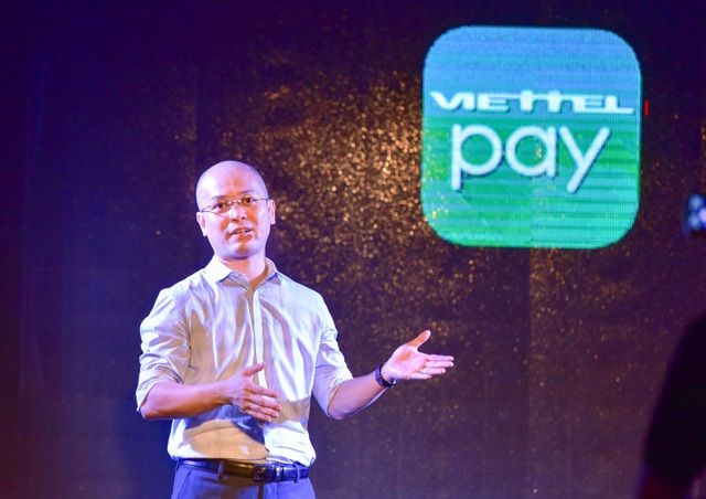 
Ông Phạm Trung Kiên, Phó Tổng Giám đốc Tổng Công ty Viễn thông Viettel giới thiệu dịch vụ ViettelPay.

