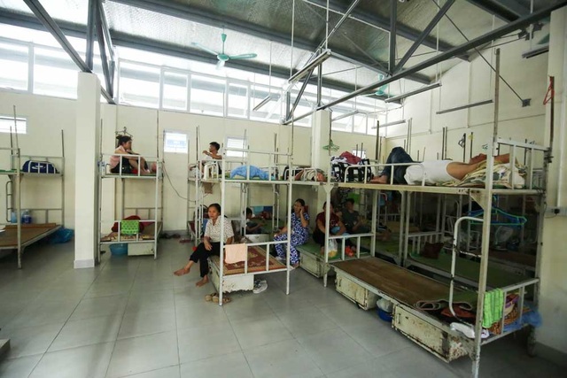 "Mục sở thị" nhà trọ giá 15 nghìn đồng ở bệnh viện Việt Đức - 8
Được biết, khu nghỉ trọ này có kinh phí đầu tư hơn 3 tỷ đồng, được trích từ ngân sách bênh viện.