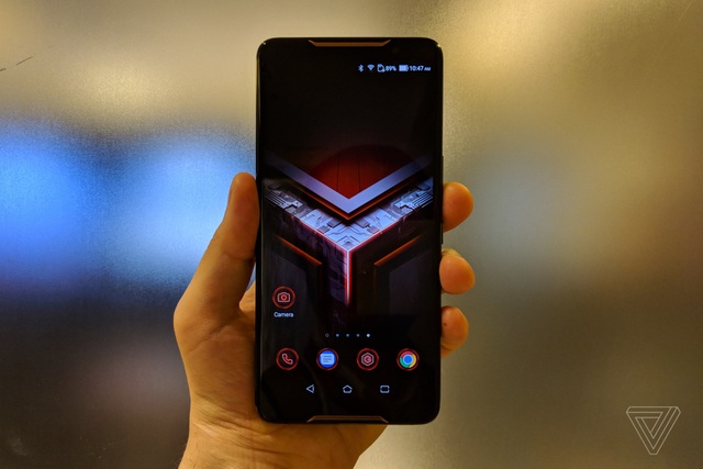 Những sản phẩm ấn tượng nhất trình làng tại Triển lãm công nghệ Computex 2018 - 2 ROG Phone sở hữu màn hình 6-inch với độ phân giải Full HD+