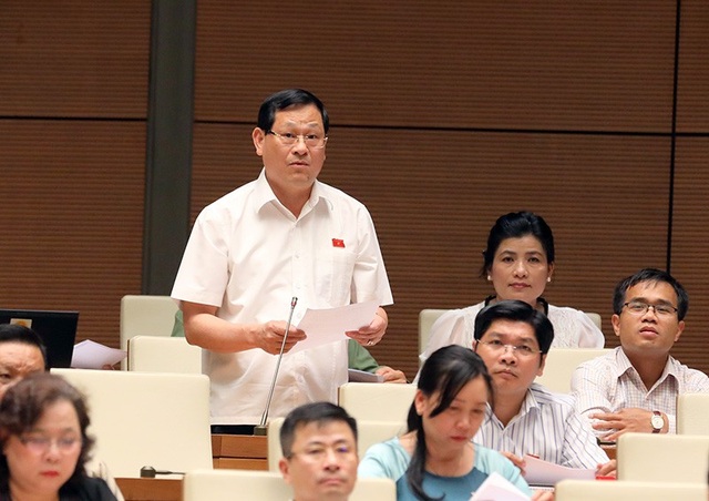 Phó Thủ tướng Vương Đình Huệ: Cán bộ cho đặc khu cũng phải đặc biệt - 3
Đại biểu Nguyễn Hữu Cầu (ảnh: Như Phúc)