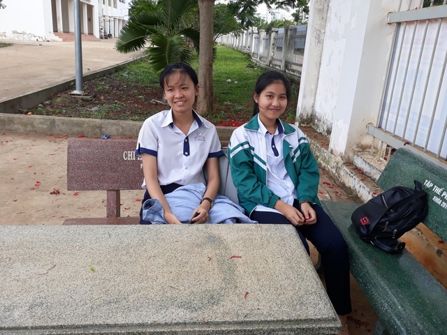 Đắk Lắk: 1.400 thí sinh “tranh suất” vào trường chuyên phố núi - 2 Các thí sinh khá hào hứng với đề thi môn Ngữ văn