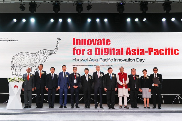 Ngày sáng tạo Châu Á: Cơ hội cho Việt Nam trước cú nhảy vọt thế kỷ - 2 Khai mac Huawei Innovation Day 2018