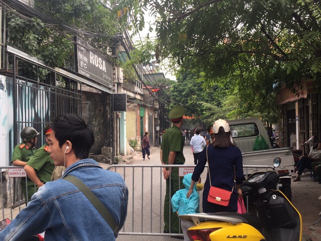 Đường Vành đai 2.5 đang giải phóng mặt bằng tại khu Định Công - 1 Công tác GPMB đường Vành đai 2.5 tại ngõ 192 Lê Trọng Tấn (ghi nhận năm 2017)