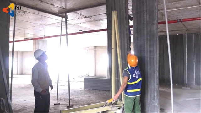 Vật liệu xây dựng không nung “ung dung” chiếm lĩnh thị trường - 1 Sản phẩm tấm tường rỗng bê tông đúc sẵn của P.H Group được đưa vào sử dụng tại các công trình xây dựng
