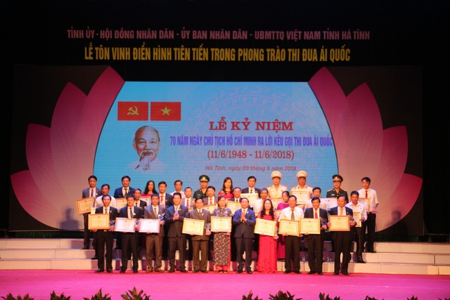 Hà Tĩnh: Vinh danh 70 tập thể, cá nhân xuất sắc trong phong trào thi đua yêu nước - 2 Vinh danh 30 tập thể...