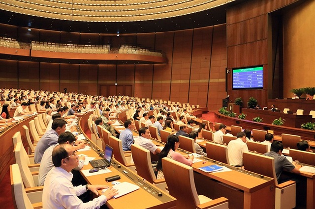 Không quy định trường hợp đặc biệt sử dụng đất 99 năm ở đặc khu - 1
Đại biểu Quốc hội đóng góp nhiều ý kiến về dự luật đặc khu. (Ảnh: Như Phúc)