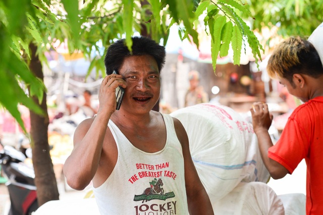 Chưa khai trương ở Myanmar, Mytel đã thu hút sự chú ý lớn - 10
Cơ hội lớn của Mytel là hầu hết người dân Myanmar đều sử dụng smartphone, nghiện facebook và rất quan tâm đến giá cước. Riêng trong năm 2018, Mytel đặt mục tiêu có 2-3 triệu khách hàng tại Myanmar.