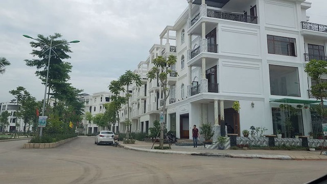 Tin cấp dưới tham mưu, UBND tỉnh Bắc Giang phải ra văn bản "chữa cháy"! - 2
Dự án khu đô thị Bách Việt Lake Garden dính sai phạm nghiêm trọng theo kết luận của Bộ TN&MT.
