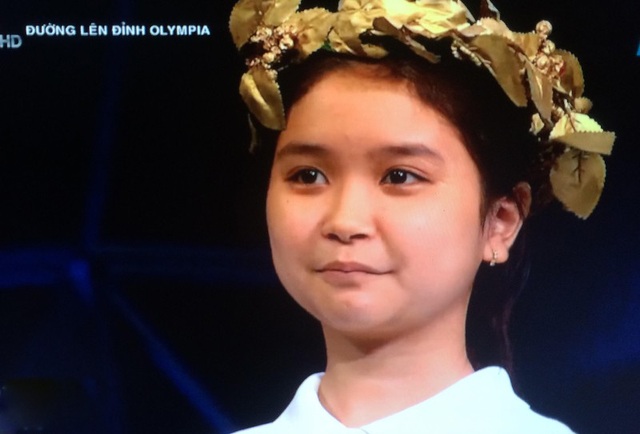 Kịch tính Đường lên đỉnh Olympia, 3 nhà leo núi Nhất - Nhì - Ba chênh nhau đúng 15 điểm - 2 Thuỳ Tiên giành vòng nguyệt quế trong cuộc đấu mà các thí sinh khá cân tài cân sức.