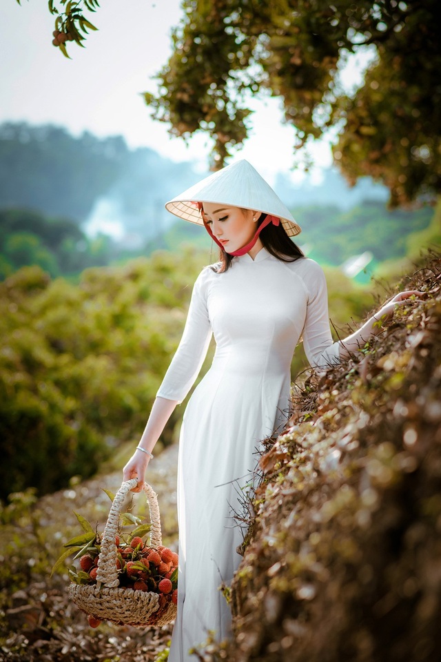 Cô gái sở hữu hai bằng ĐH loại giỏi khoe sắc bên vườn vải - 19 Cô gái sở hữu hai bằng ĐH loại giỏi khoe sắc bên vườn vải - 19