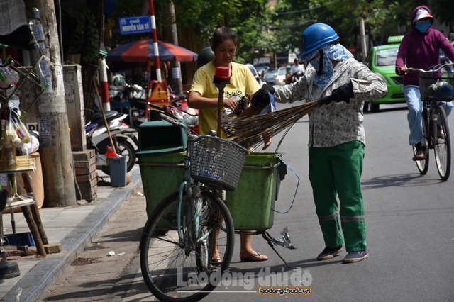 Mưu sinh giữa nắng hè đổ lửa - 2 Mưu sinh giữa nắng hè đổ lửa - 2