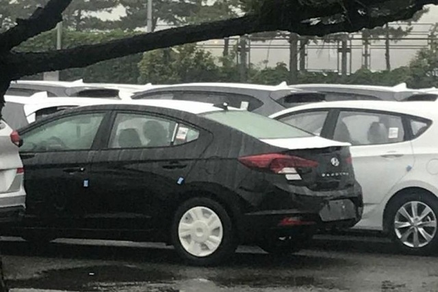Hình ảnh đầu tiên về Hyundai Elantra phiên bản nâng cấp - 6 Hình ảnh đầu tiên về Hyundai Elantra phiên bản nâng cấp - 6