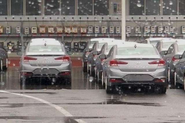 Hình ảnh đầu tiên về Hyundai Elantra phiên bản nâng cấp - 7 Hình ảnh đầu tiên về Hyundai Elantra phiên bản nâng cấp - 7