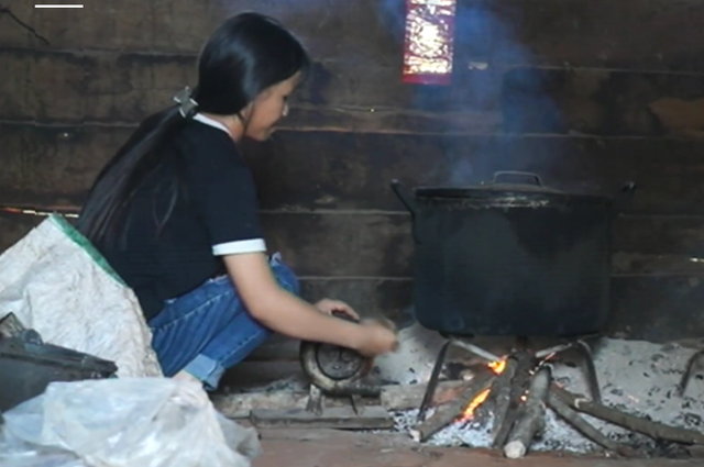 Nhiều trẻ em bị dụ dỗ, ép "lao động khổ sai" ở TPHCM - 1 Triệu Thị Thúy vừa trở về sau nhiều ngày làm việc cực khổ dưới TP.HCM