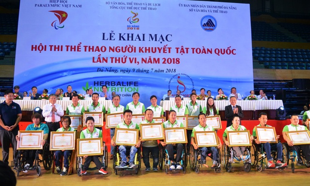 Đà Nẵng: Khai mạc Hội thi Thể thao người khuyết tật toàn quốc - 2 Ban tổ chức trao Huân Chương Lao động và Bằng khen của Thủ tướng Chính phủ tặng các huấn luyện viên, vận động viên