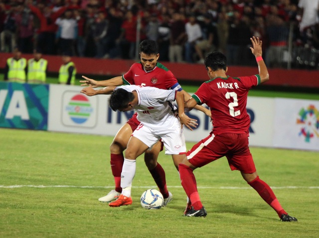 U19 Việt Nam và lời chia tay buồn với giải khu vực - 1
U19 Việt Nam thua trận đấu bước ngoặt trước Indonesia