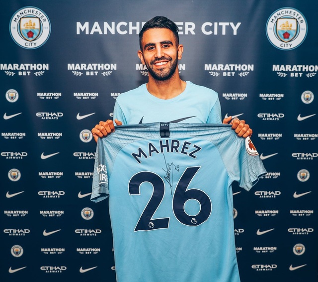 Chi 60 triệu bảng, Man City “nổ bom tấn” đầu tiên - 1
Riyad Mahrez chính thức khoác áo Man City