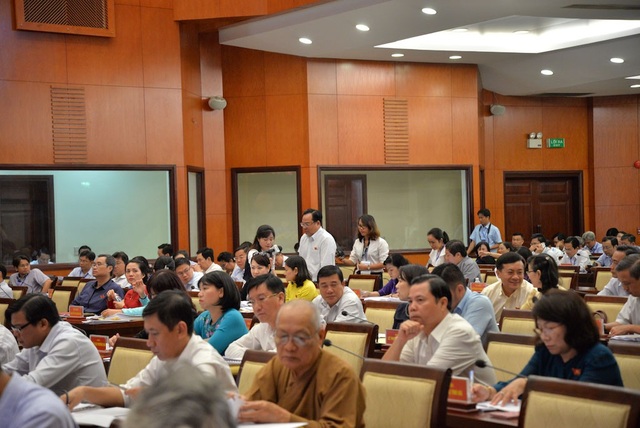 TPHCM: Thuê đất công giá rẻ mà vẫn khai báo lỗ hàng chục tỷ đồng - 2 Nhiều đại biểu HĐND TPHCM phản ánh tình trạng lãng phí đất công
