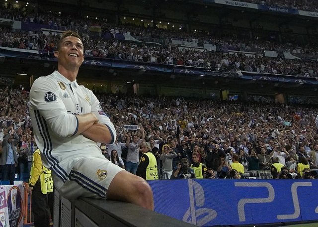 Khoảnh khắc đẹp, C.Ronaldo, Real Madrid: Hãy ngắm nhìn khoảnh khắc đẹp của Cristiano Ronaldo trong trang phục Real Madrid. Bạn sẽ không thể cưỡng lại được sức hút của anh từ một bức ảnh tuyệt vời này.