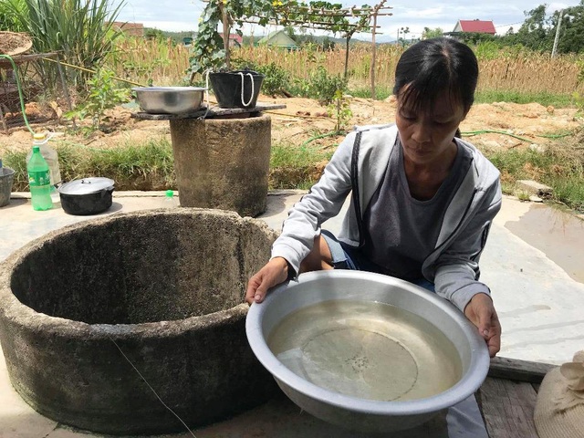 Khu du lịch sinh thái hành dân vì ô nhiễm: UBND tỉnh Nghệ An chỉ đạo xử lý! - 2 Nguồn nước ô nhiễm khiến người dân bức xúc.