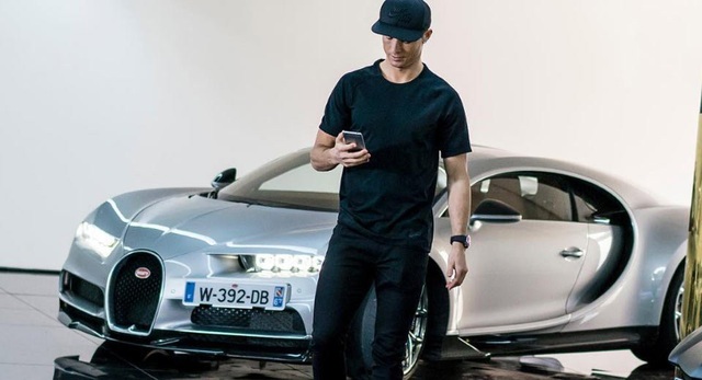 Công nhân nhà máy ô tô đình công vì hợp đồng chuyển nhượng Ronaldo sang Juventus - 1 Công nhân nhà máy ô tô đình công vì hợp đồng chuyển nhượng Ronaldo sang Juventus - 1